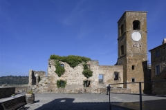 40 Campanile di San Donato e rudere di un edificio