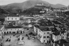 0 Complesso monumentale dell'Anfiteatro (a sinistra nella foto d'epoca)