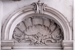 40 Dettaglio della decorazione a stucco