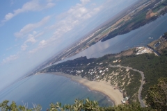 17) mare, dune e lago di Paola dalla cresta del Crceo