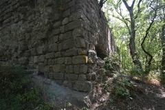 12 Castello di Corviano - tratto di cinta muraria