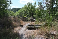 120 Cimitero e chiesa