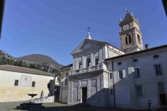 22. La chiesa e la meridiana