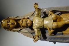 25. Statua della Vergine col Bambino nella Casa di preghiera