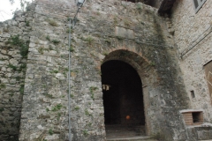 10 Ingresso alla rocca