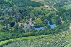 7. Ninfa con il suo laghetto dal monte Mirteto