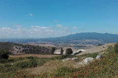 17. Lariano e Velletri (a sinistra) sotto il monte Artemisio