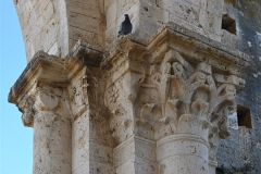 22 Capitello di sinistra dell'arco trionfale