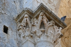 60 Capitello di destra dell'arco