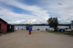 6. Il lago di Paola alla foce di Torre Paola, canale romano che collega il lago al mare.