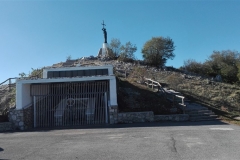 11. Anticima del monte Scalambra, il Santuario Regina della Pace.