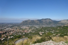 14. Il monte Leano e la piana di Terracina visti dal monte S. Angelo