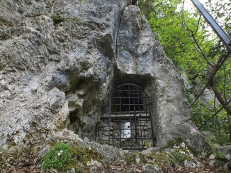 Grotta di San Vittorino a Fiorato - Pioraco (MC)