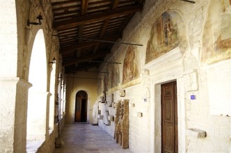 25 Chiostro superiore - Scene della vita di S. Francesco e Galleria Archeologica