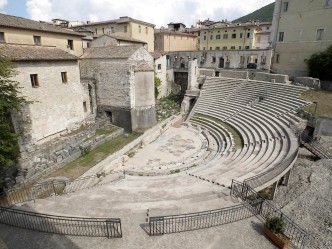 teatro-romano-01