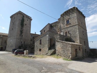 castello di grutti - gualdo cattaneo 02