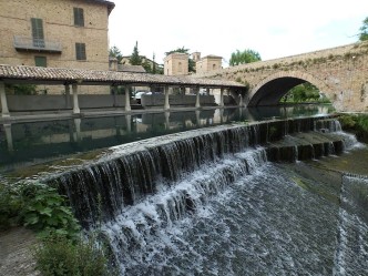 lavatoio dell'accolta - bevagna 06